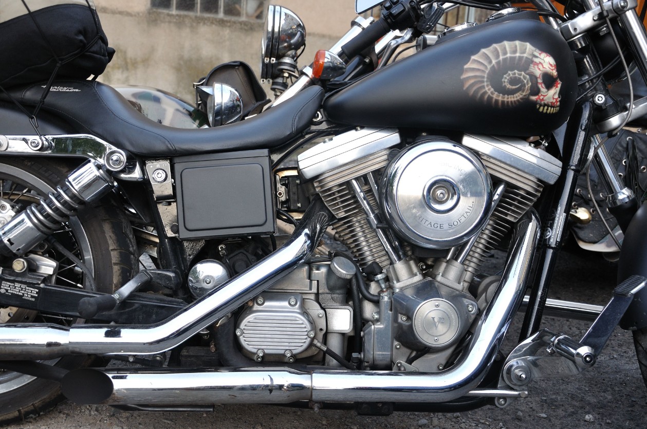 ハーレーマフラーVANCE&HINES-